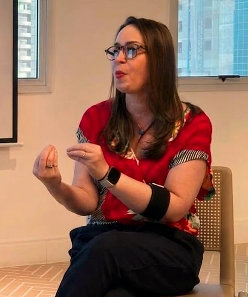Renata Medeiros em palestra